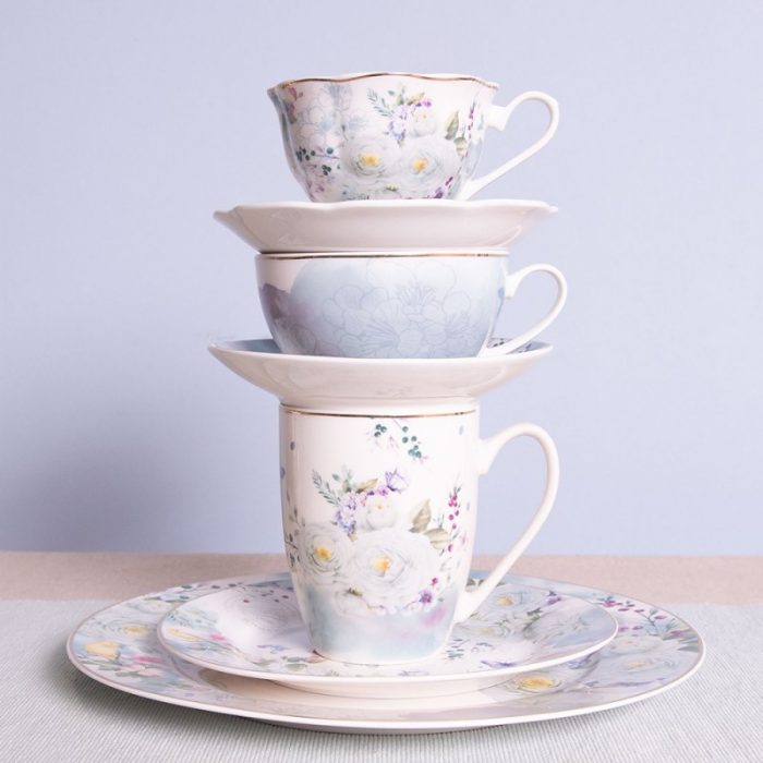 Tasse et soucoupe en porcelaine fleurs – Image 4